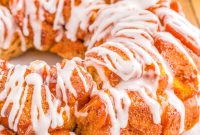 Pull-Apart Cinnamon Roll Monkey Bread Recipe