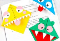 How to Make an Origami Corner Bookmark