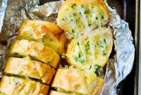 Homemade Cheesy Garlic Bread Recipe with Crispy Crust