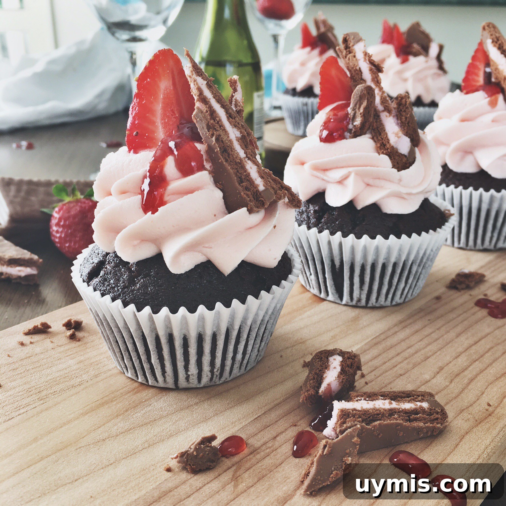 Chocolate Strawberry Champagne Cupcakes Recipe 2 img 131 1