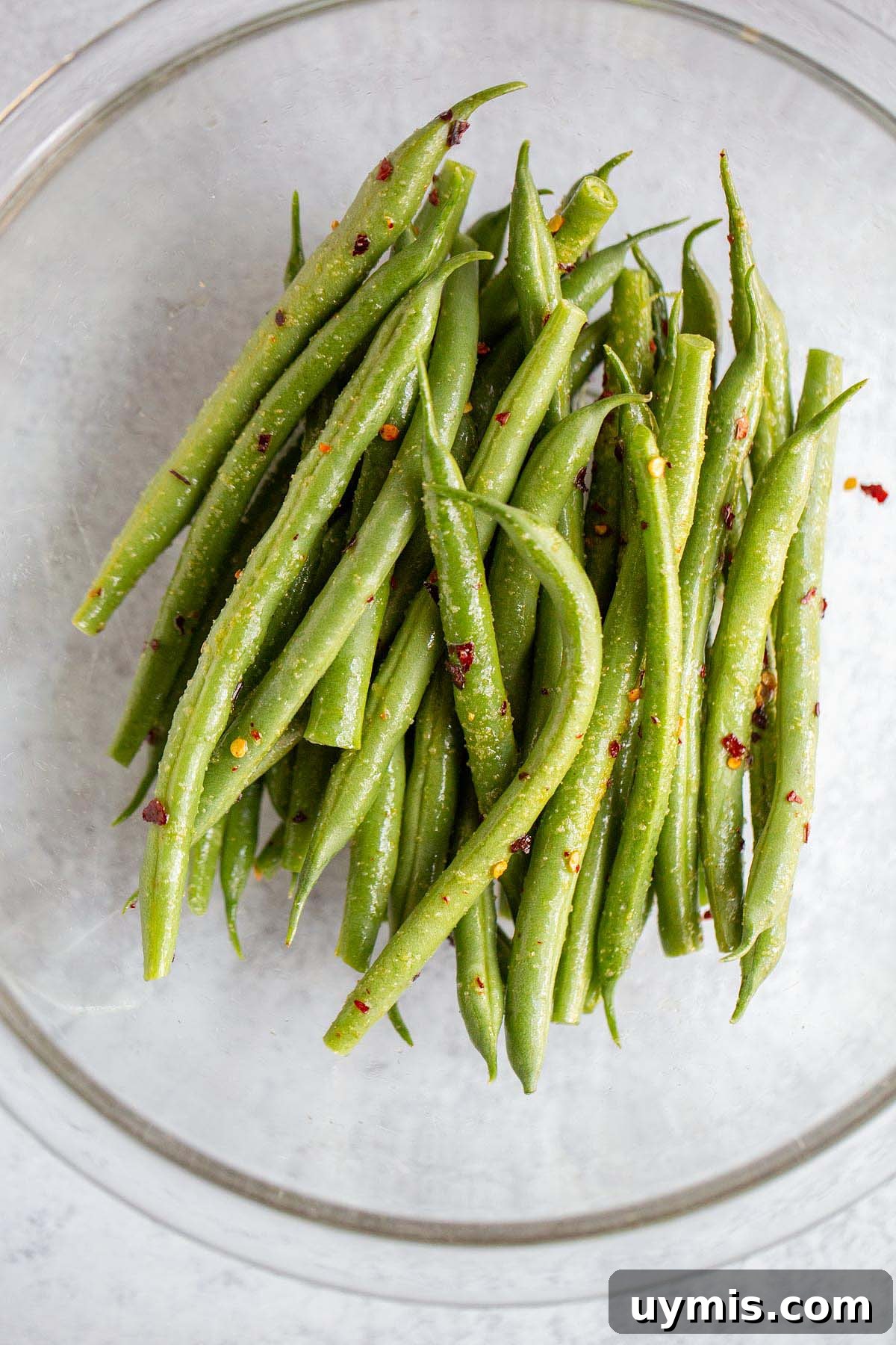 Crispy Spicy Air Fryer Green Beans 5 Green beans in a bowl