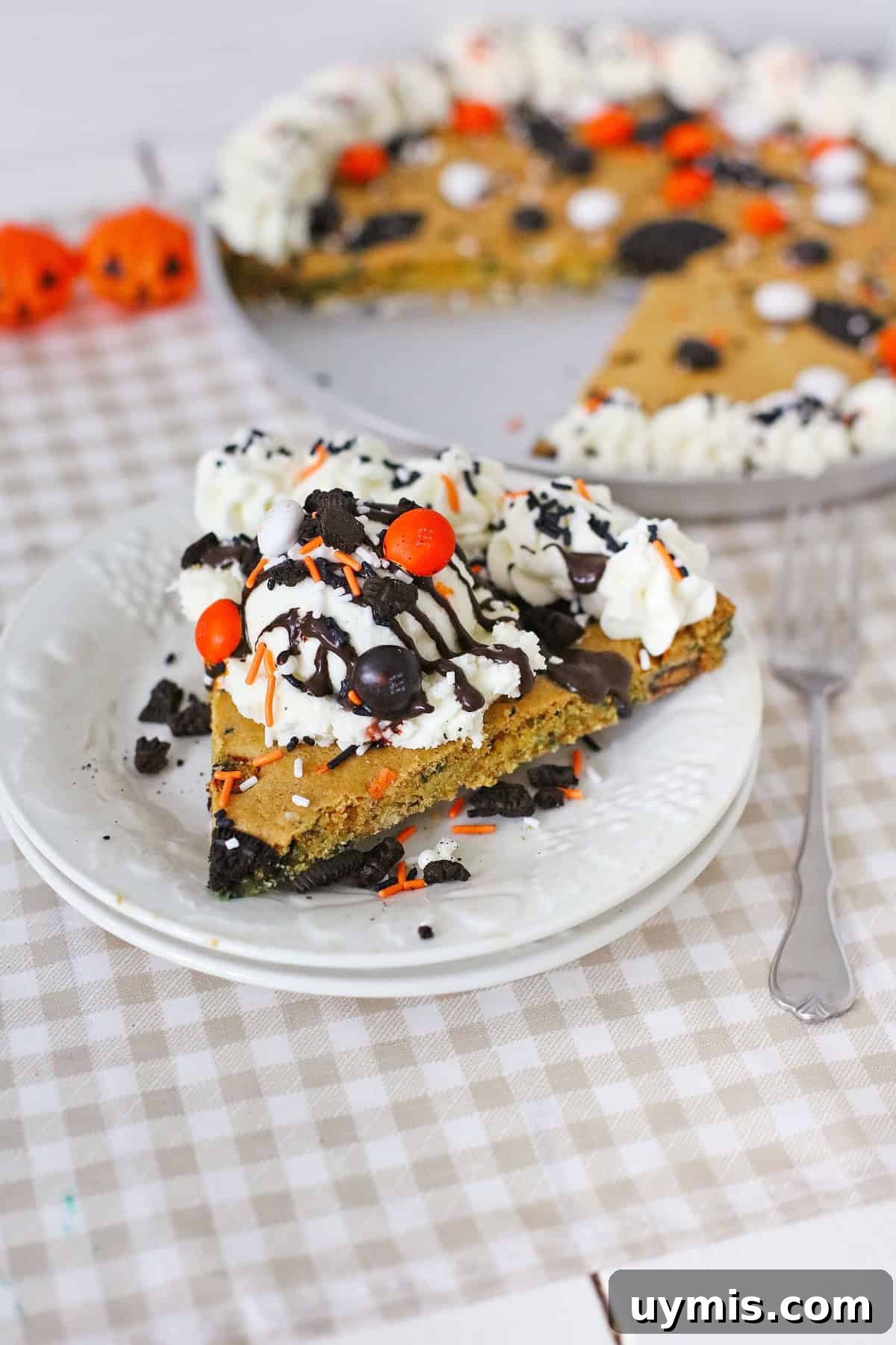Spooky Halloween Cookie Cake Recipe 6 cookie with ice cream