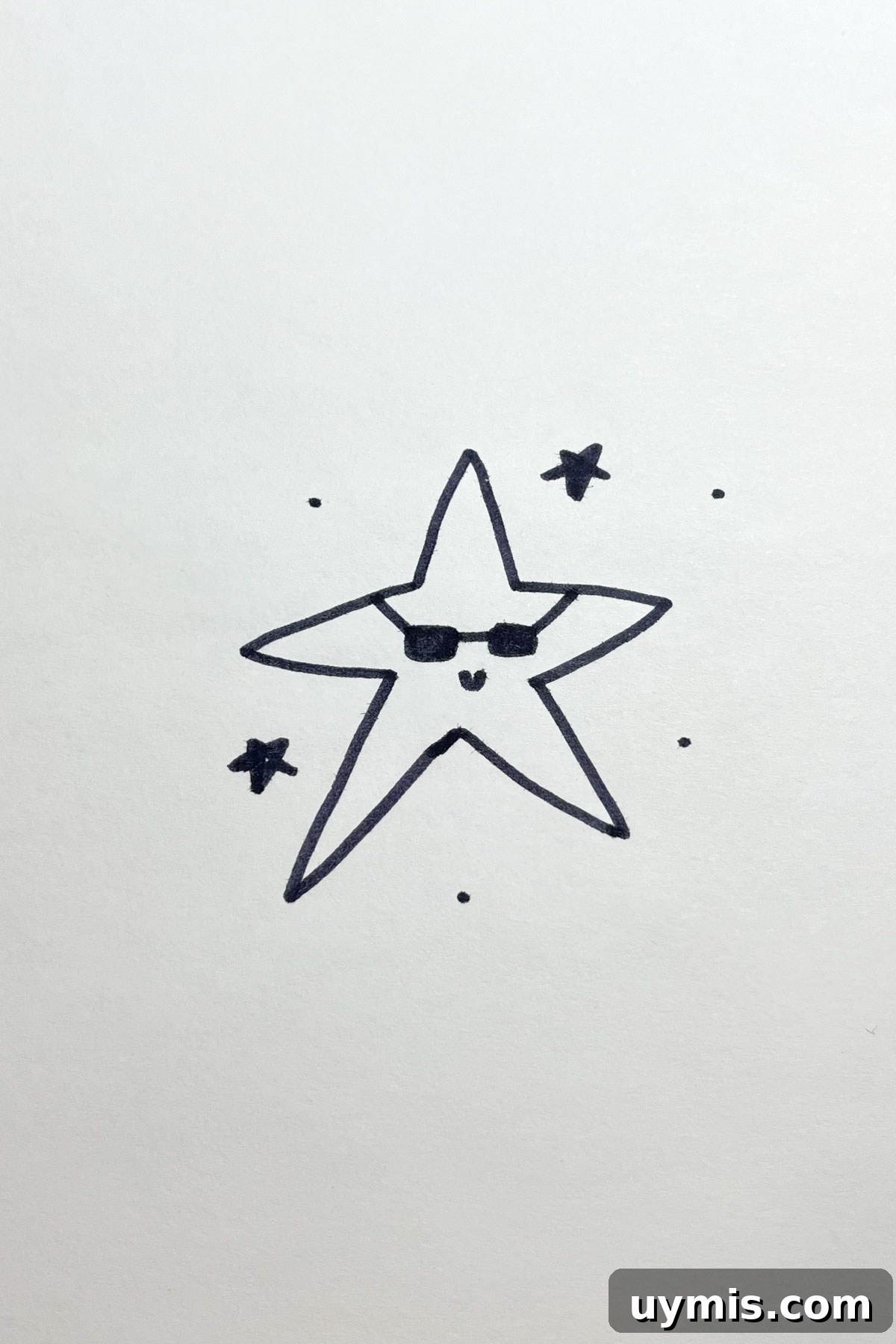 31 Star Drawing Ideas for Creative Sketch Inspiration 24 sunglasses drawing