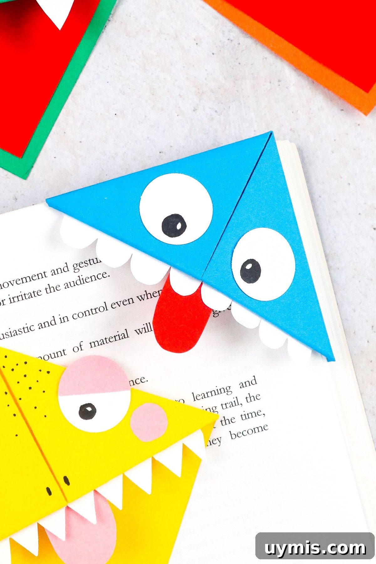 How to Make an Origami Corner Bookmark 2 origami corner bookmark