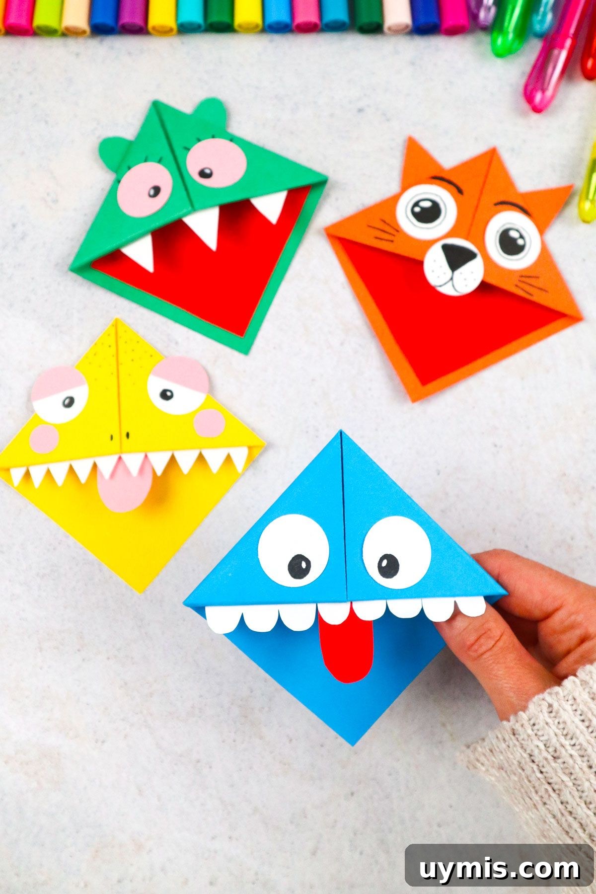 How to Make an Origami Corner Bookmark 15 diy corner bookmark origami