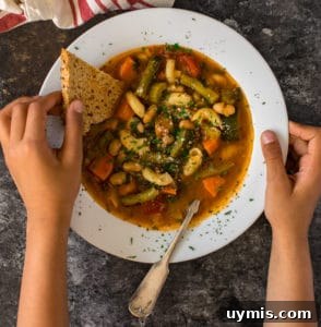Easy vegan minestrone soup recipe